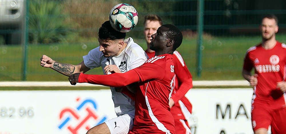 Langscheid/Enkhausen zwingt Neheim mit dritter Führung in die Knie