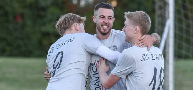 Eversberg/H./W. bezwingt den Vize-Meister – Altenbüren/S./A. gewinnt zu zehnt deutlich
