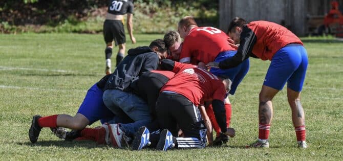FC Bruchhausen/Elleringhausen schlägt Fleckenberg/Grafschaft nach 1:5 noch mit 6:5
