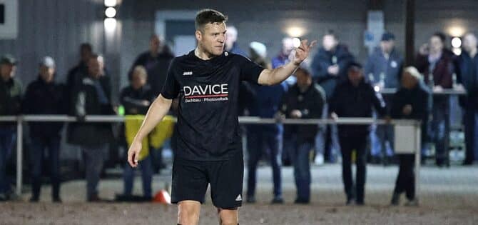 Zwei Mal A-Liga gegen Landesliga: Erlinghausen muss nach Wehrstapel auf die Asche
